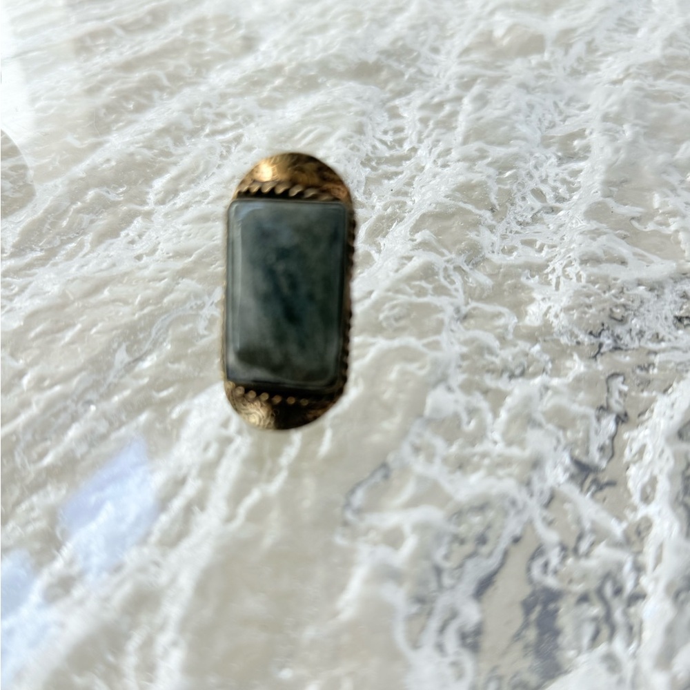 Elegant Gold and Green Stone Ring
